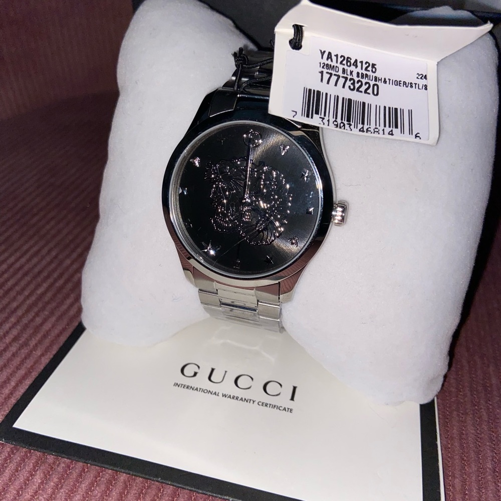 BNIB mens authentic black roaring tiger Gucci watch